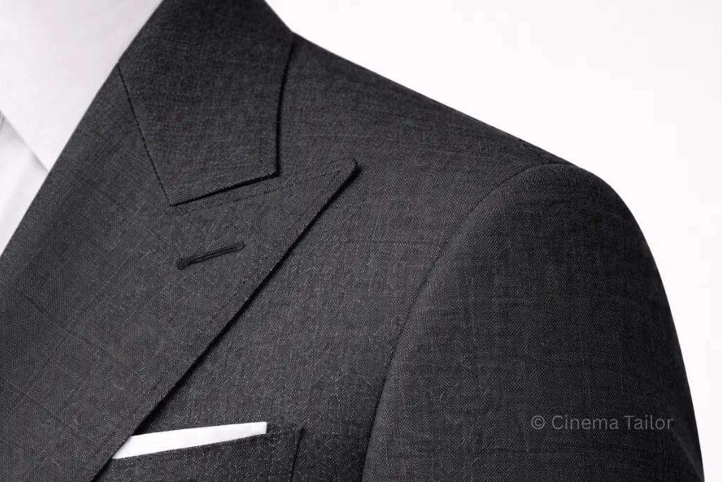 Perfectly tailored suit shoulder without divots